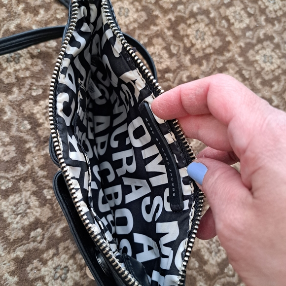 Marc Jacobs Black Leather Crossbody with Dual Front Pockets - Picture 6 of 9